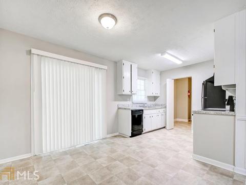 6394 Veracruse Dr, Morrow, GA 30260 photo 7