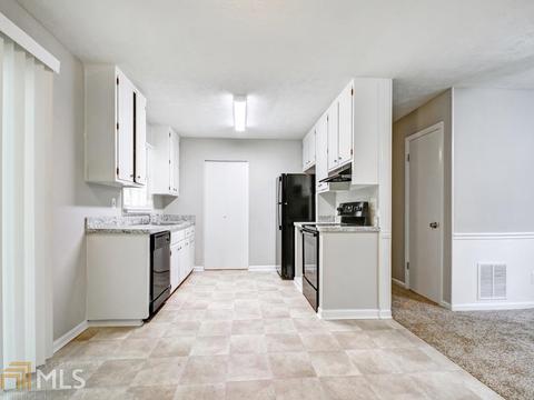 6394 Veracruse Dr, Morrow, GA 30260 photo 8