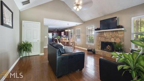 208 Millstone Dr, Commerce, GA 30530 photo 2