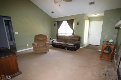 106 Twelve Oaks Dr, Lagrange, GA 30241 photo 3