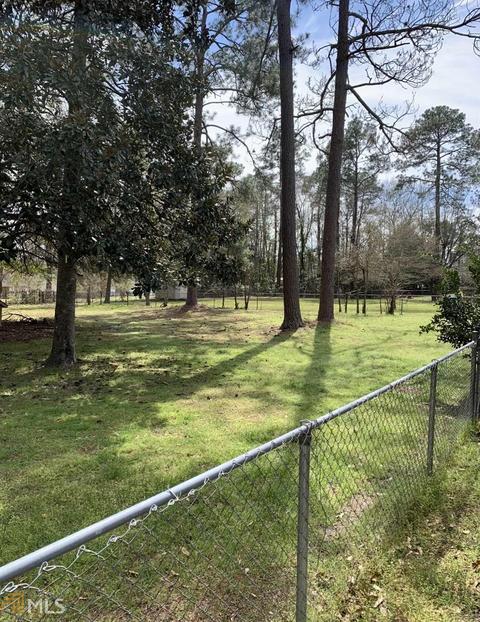 211 Pinehurst Dr, Dublin, GA 31021 photo 4