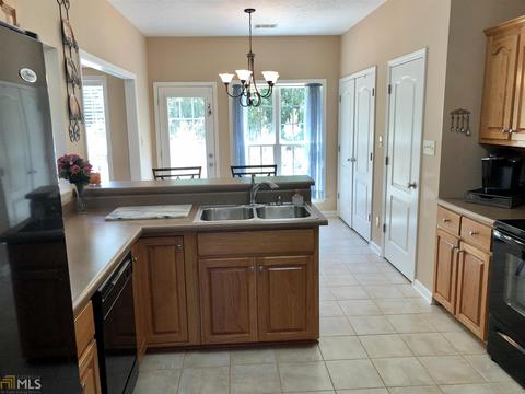 110 Richmond Dr, Lagrange, GA 30240 photo 11