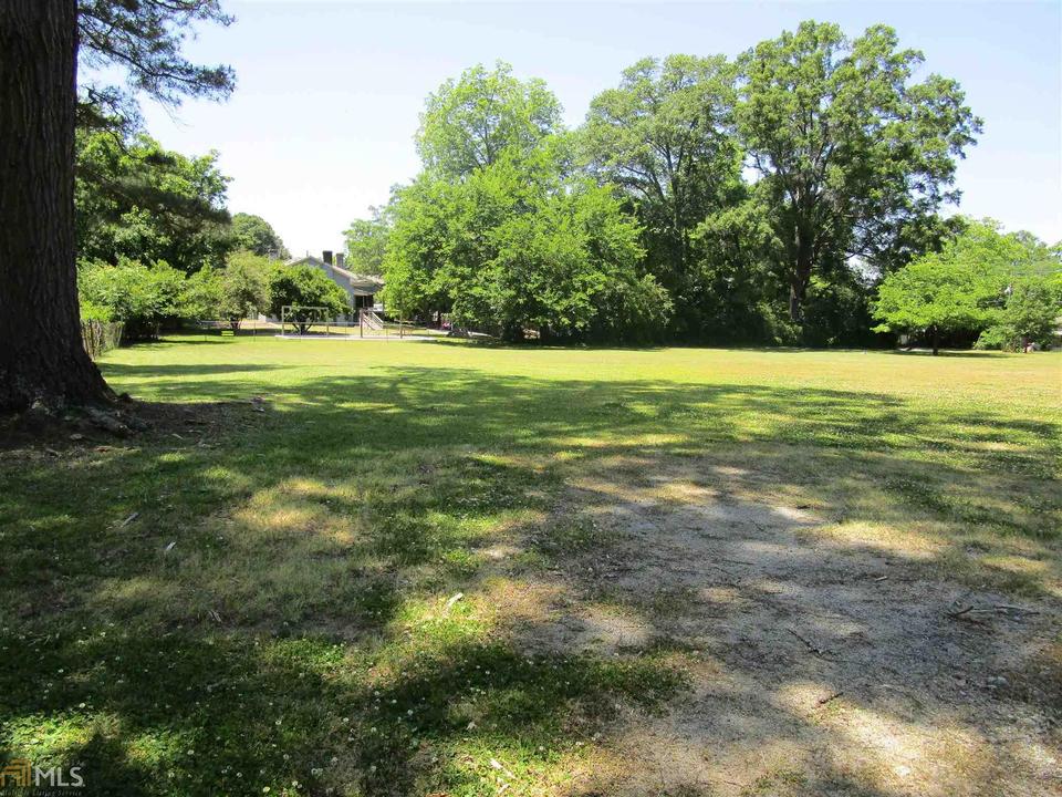  213 N 12 St, Griffin, GA 30223 photo 2