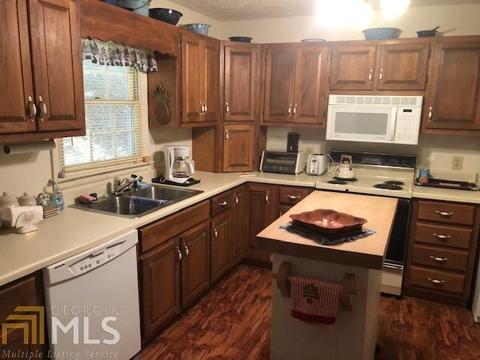 122 Riverview Dr, Clarkesville, GA 30523 photo 3