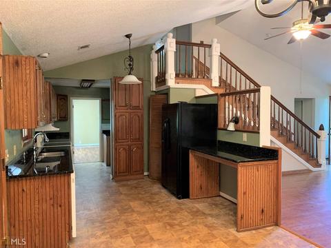 2633 Bartley Rd, Lagrange, GA 30240 photo 3