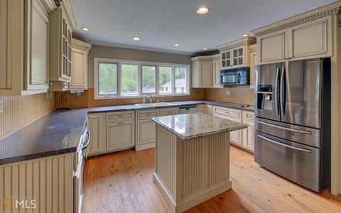 194 E Doyle St, Toccoa, GA 30577 photo 11