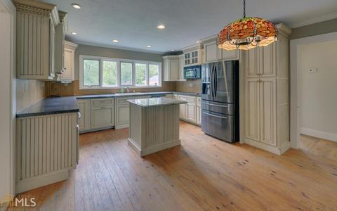 194 E Doyle St, Toccoa, GA 30577 photo 10