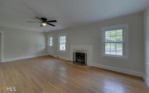194 E Doyle St, Toccoa, GA 30577 photo 5