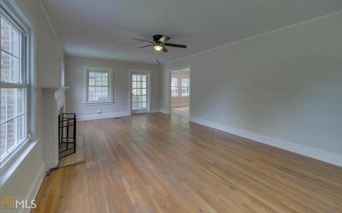 194 E Doyle St, Toccoa, GA 30577 photo 4