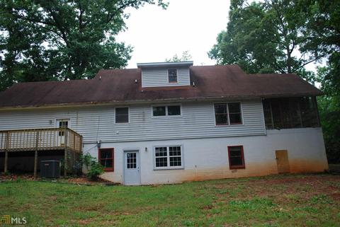 393 Crawford Cir, Toccoa, GA 30577 photo 2