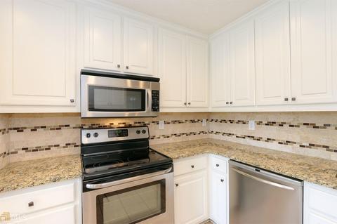 2000 Graybrook Dr, Grayson, GA 30017 photo 8