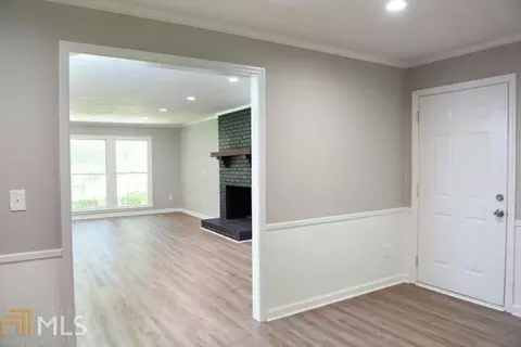 203 Cheyenne Dr, Lagrange, GA 30241 photo 3