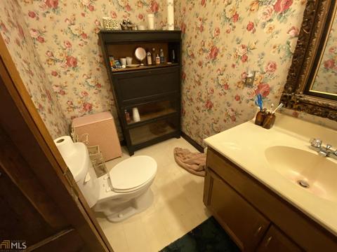 85 Betts St, Winder, GA 30680 photo 21