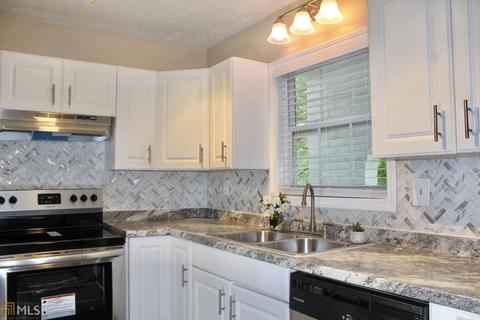 6362 Veracruse Dr, Morrow, GA 30260 photo 8