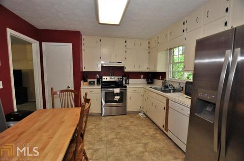 232 Doster Dr, Winder, GA 30680 photo 2