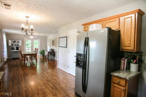 2057 Beverly Rd, Gainesville, GA 30501 photo 9
