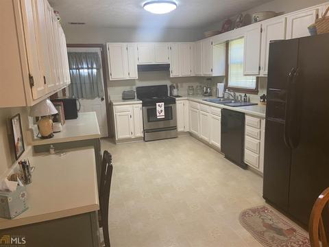 10 Oakbrook Ct, Covington, GA 30016 photo 5