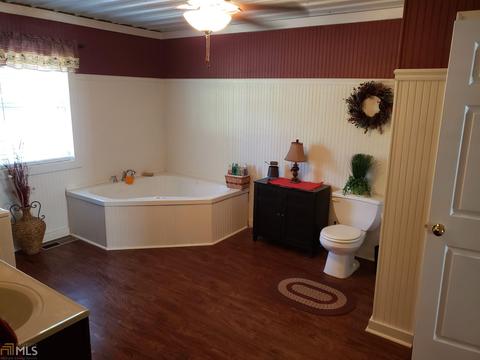 970 N Hicks Rd, Toccoa, GA 30577 photo 6