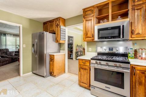 217 Hayes Ln, Rex, GA 30273 photo 9