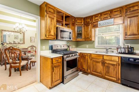 217 Hayes Ln, Rex, GA 30273 photo 8