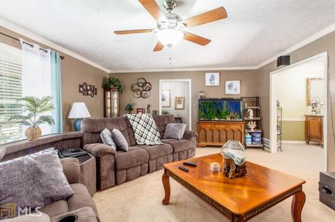 217 Hayes Ln, Rex, GA 30273 photo 4