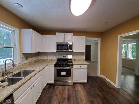 7709 Wright Cir, Jonesboro, GA 30236 photo 6