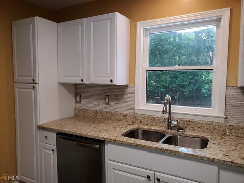 7709 Wright Cir, Jonesboro, GA 30236 photo 10