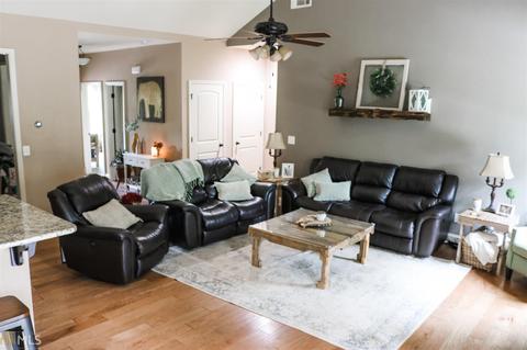409 Doc Perry Rd, Newnan, GA 30263 photo 3