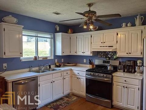 3222 Windgate Dr, Buford, GA 30519 photo 2