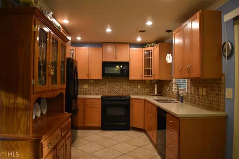 148 Lake Forest Dr, Jackson, GA 30233 photo 4