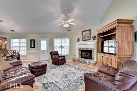 1998 Commonwealth Way, Grayson, GA 30017 photo 4