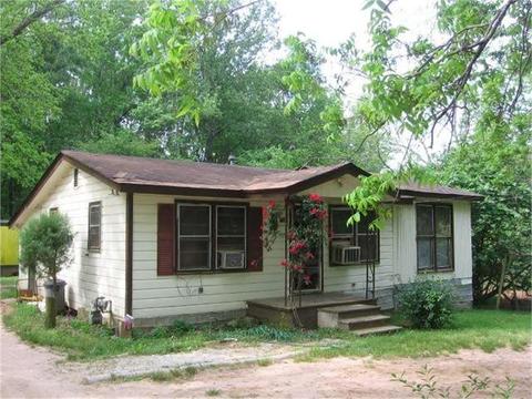 114 Sharp St, Forsyth, GA 31029 photo 1