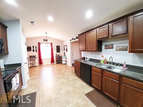 403 Haddenham Ct, Perry, GA 31069 photo 6