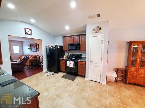 403 Haddenham Ct, Perry, GA 31069 photo 7