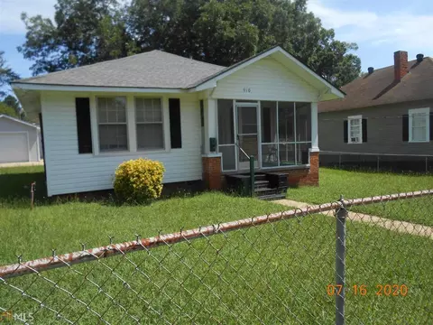 910 S 3rd St, Lanett, AL 36863 photo 1