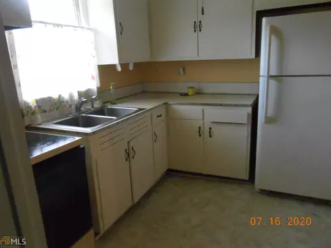 910 S 3rd St, Lanett, AL 36863 photo 10