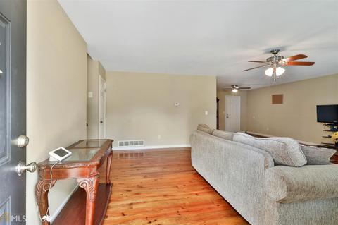 5 Freestone Dr, Newnan, GA 30265 photo 4