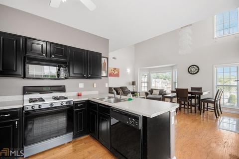 2137 Millgate Ln, Buford, GA 30519 photo 10