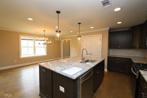 528 Lago Ct, Lagrange, GA 30241 photo 5