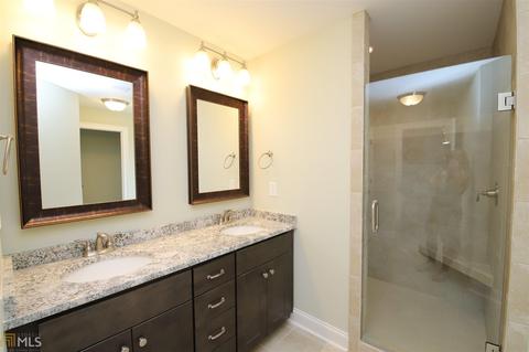 528 Lago Ct, Lagrange, GA 30241 photo 10