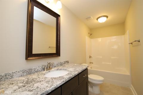 528 Lago Ct, Lagrange, GA 30241 photo 12