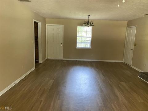 6977 Silver Maple Dr, Morrow, GA 30260 photo 2