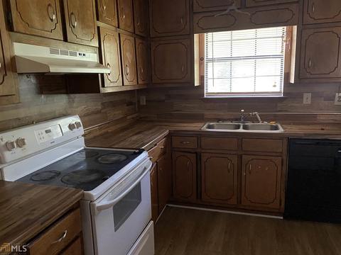 6977 Silver Maple Dr, Morrow, GA 30260 photo 4