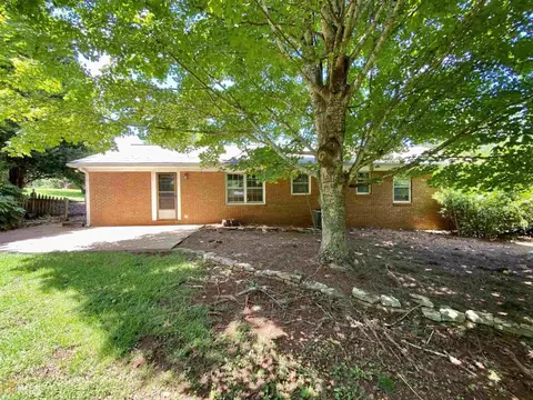 120 Lakecrest Dr, Lagrange, GA 30240 photo 2
