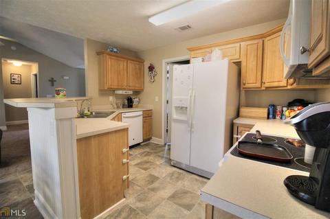 106 Richmond Dr, Lagrange, GA 30240 photo 6