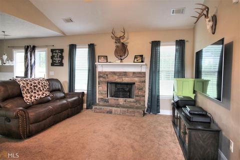 106 Richmond Dr, Lagrange, GA 30240 photo 5