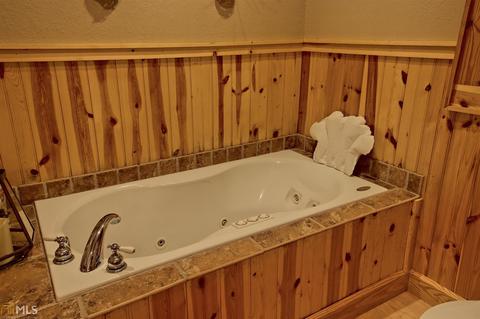 73 Loop Way, Rabun Gap, GA 30568 photo 17