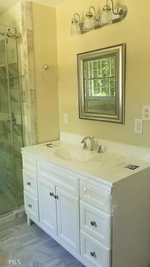 694 Skyland Dr, Cornelia, GA 30531 photo 3
