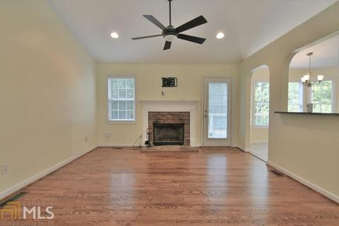 35 Windrush Dr, White, GA 30184 photo 2