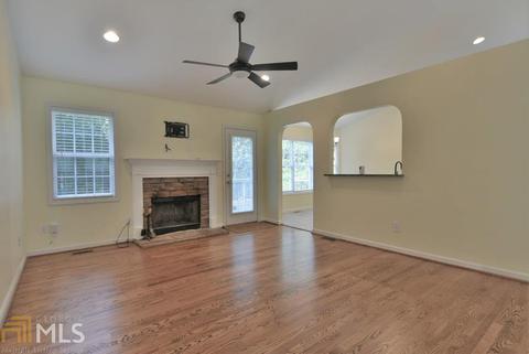 35 Windrush Dr, White, GA 30184 photo 3